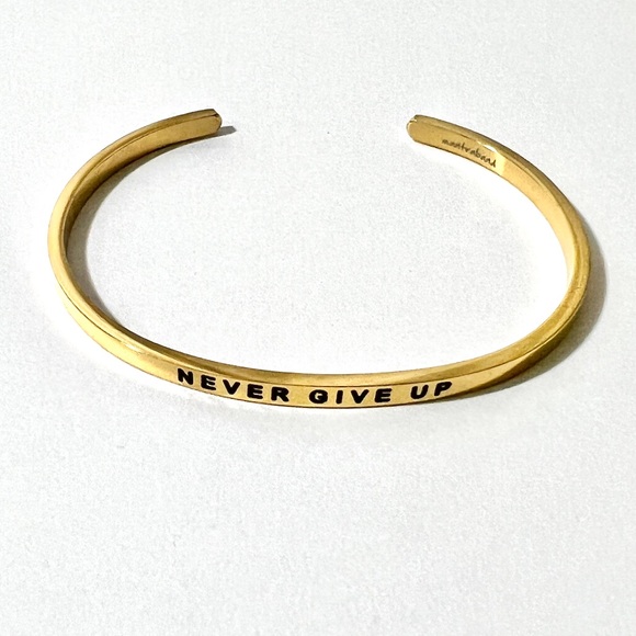Fully Adjustable Bangle | Mantra Band in Gold “Never Give Up” - Picture 2 of 5